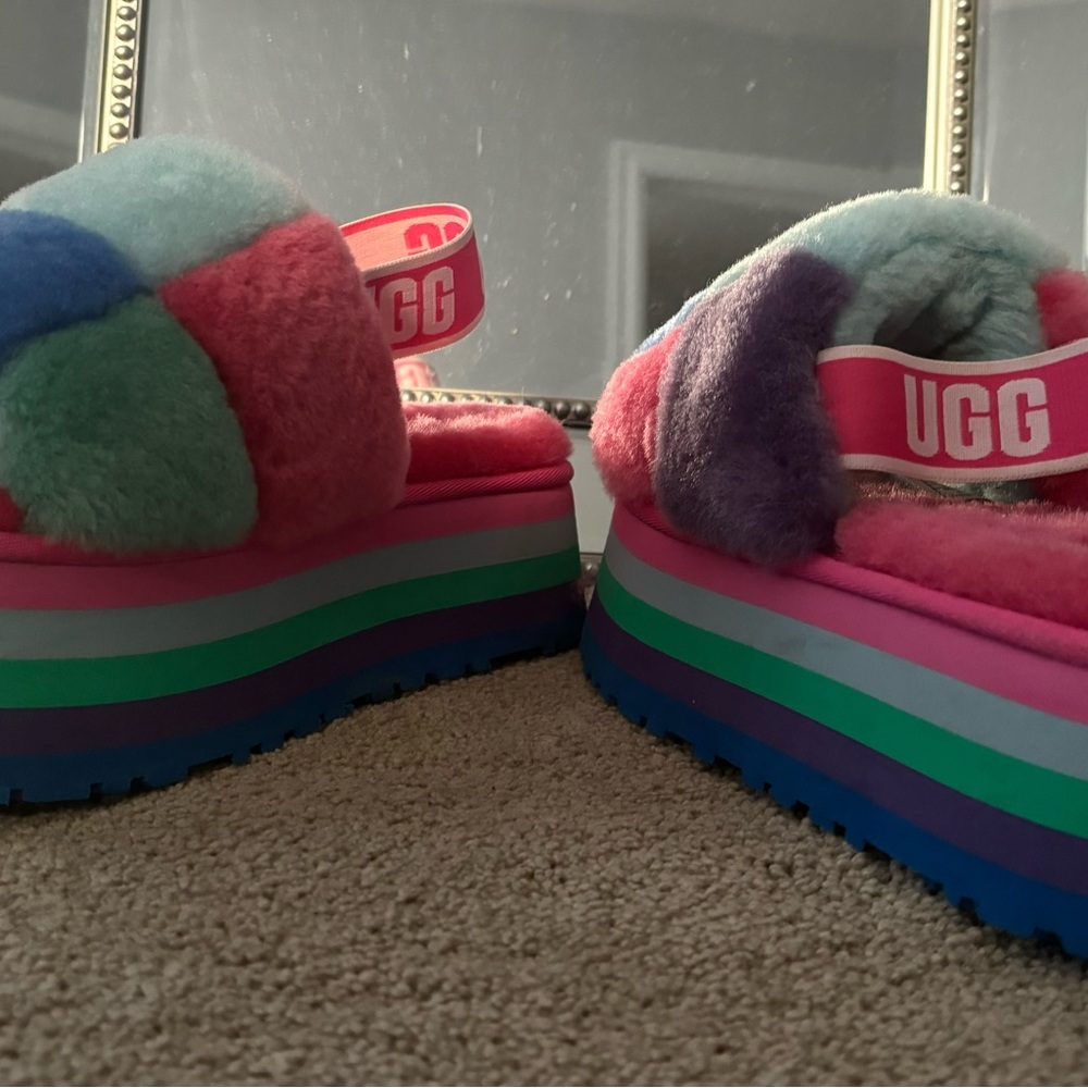 Uggs fluffy rainbow slides never won outside